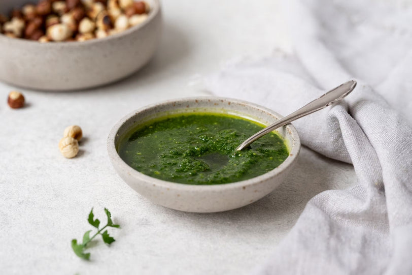Petersilien-Haselnuss-Pesto mit Hanföl
