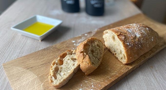 Ciabatta zum Dippen in Dr. Budwig Biophenolia 300+