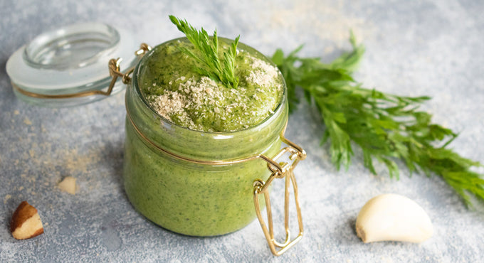 Gesundes Möhrengrünpesto